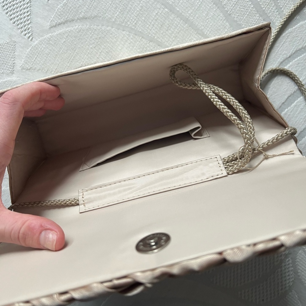 Elegant Woven Clutch in Champagne - Picture 6 of 7